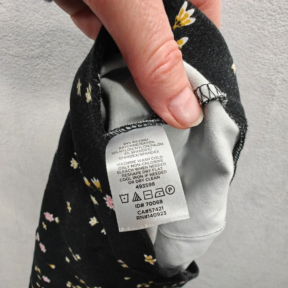 LOFT‎ Ditsy Floral Mini Skirt Womens M Stretch Whimigoth Dainty Dark Romantic